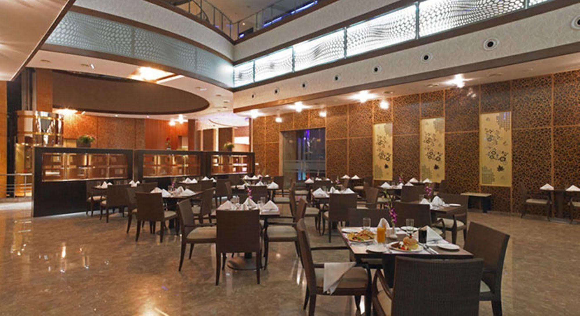 Royal Orchid Central Kireeti-Hampi Hospet Hotel Restaurant photo